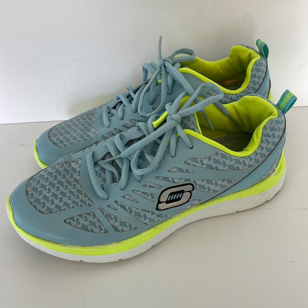 Sketchers Relaxed For Air Cooled Memory Foam Size 9